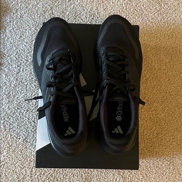 Adidas - Picture 6 of 8